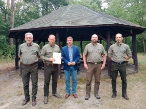 obrazek ugqywanie umowy na przebudowę drogi gminnej w Tłokini Kościelnej wiecej