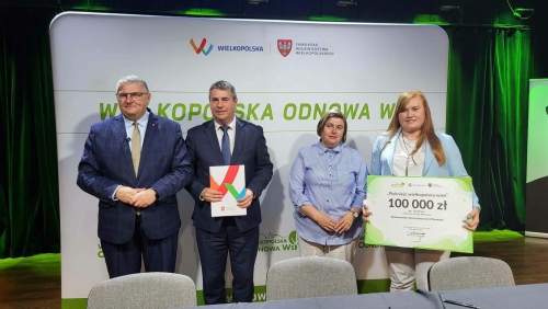 Zdjęcie do aktualności: Wsparcie dla Cieni Pierwszej: Gmina Opatówek z najwyższą możliwą dotacją na budowę wiaty wiecej
